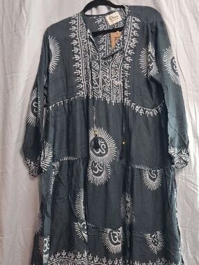 Rhea Costa Black Midi Dress with White Sunburst Print